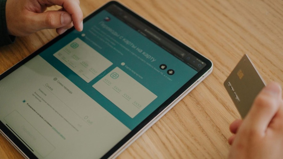 A card payment on a tablet